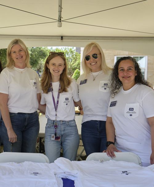 Roach Honors Advisors: Shannon Cooper, Justine Grace, Cecily Weir-Jaeger, Melinda Santos Roach Honors Advisors