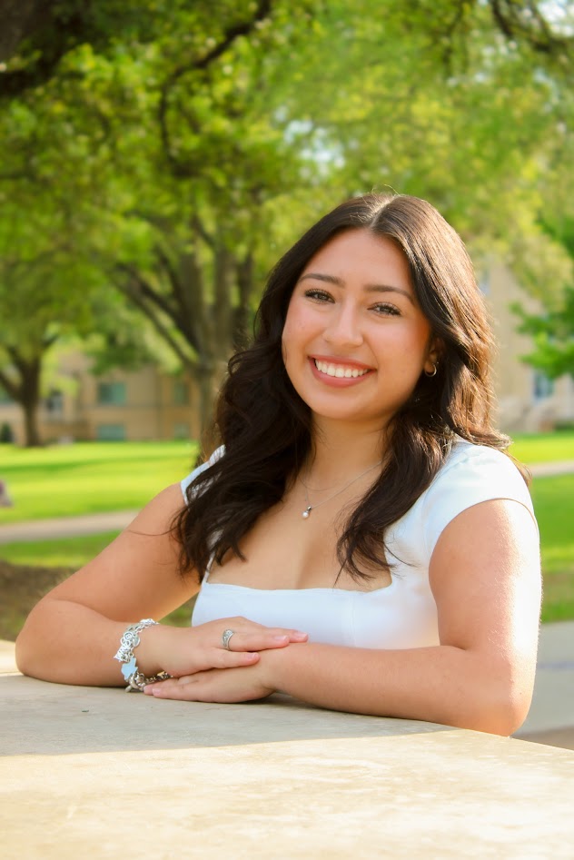 Alexis Garcia headshot